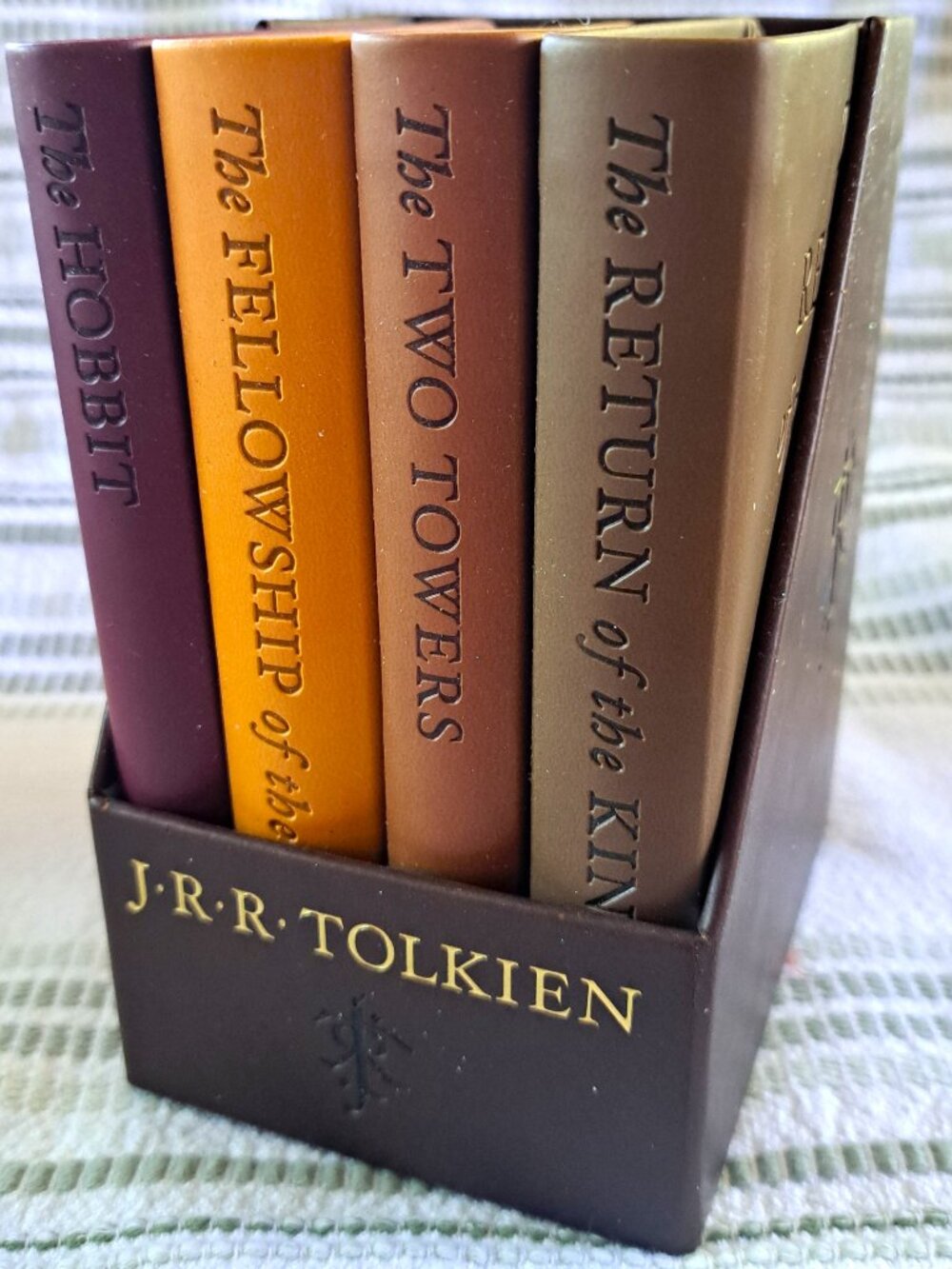 J R R TOLKIEN HOBBIT & LORD OF THE RINGS SET OF 4 DELUXE POCKET BOOKS